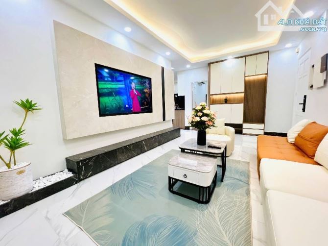 Bán cc Cầu Giấy -3N-2Wc-2 ban công, full đồ, ở luôn, trung tâm, 80m2, 6tỷ700 - 2