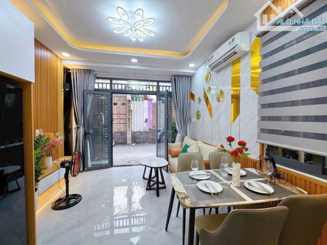 Bán căn 41.2m2 Nguyễn Thái Sơn gần chợ Gò Vấp. Xây 1 trệt 1 lầu, sổ sẵn. Giá 2 tỷ 200 - 2