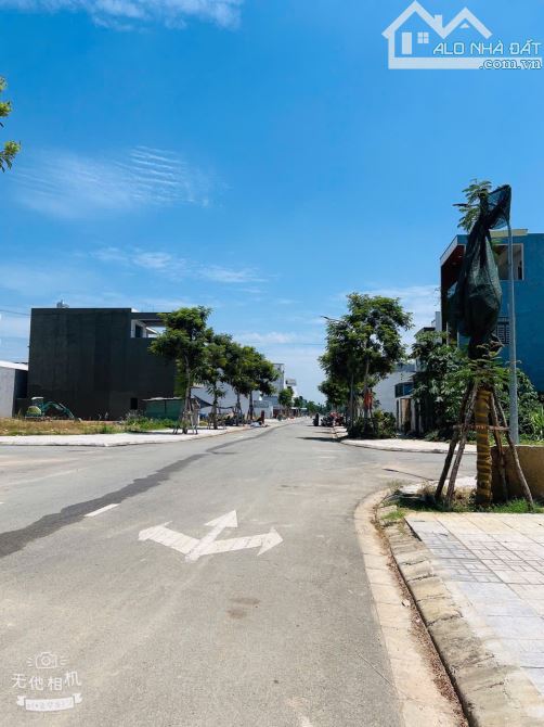 Bán Gấp Lô Đất Cách Chợ Hoà Long 1km , dân cư đông đúc.DT 126m giá 1tỷ170 , sổ Hồng riêng - 2