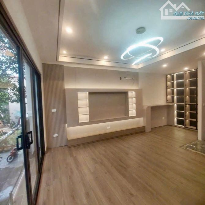 Bán nhà 6 tầng mới keeng, ô tô đỗ cổng, nội thất xịn sò, giao thông thuận tiện, giá 6 tỷ+ - 2
