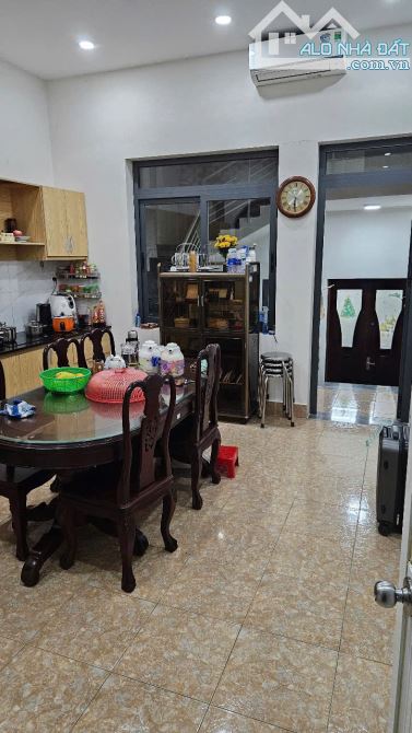 Gía rẻ nhất khu vực! Bán nhà MT Nguyễn Trọng Tuyển, Phú Nhuận, 5 x 20m, 2 lầu. chỉ 23 tỷ - 2