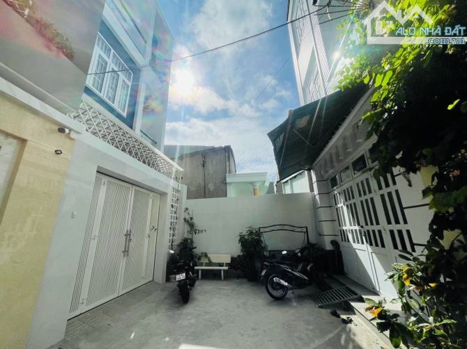 Bán Nhà 1 Trệt 2 Lầu Hẻm Oto Hoàng Hoa Thám 75M2 (5x15) - Giá: 8.3Tỷ tl - 2