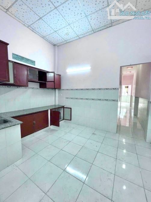 Kẹt quá rồi bán gấp căn nhà cấp 4 Đ.Trần Tử Bình, củ chi 150m2 SHR 2PN. Giá 705 Triệu - 2