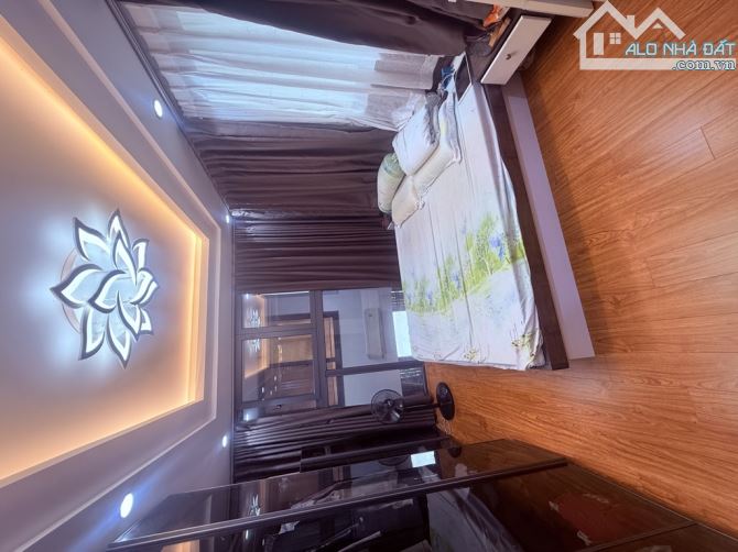 Bán nhà mặt tiền Hồng Bàng, 4 tầng kiên cố, 50M2, nội thất xịn xò, Trung tâm Q11, hơn 7 tỷ - 2