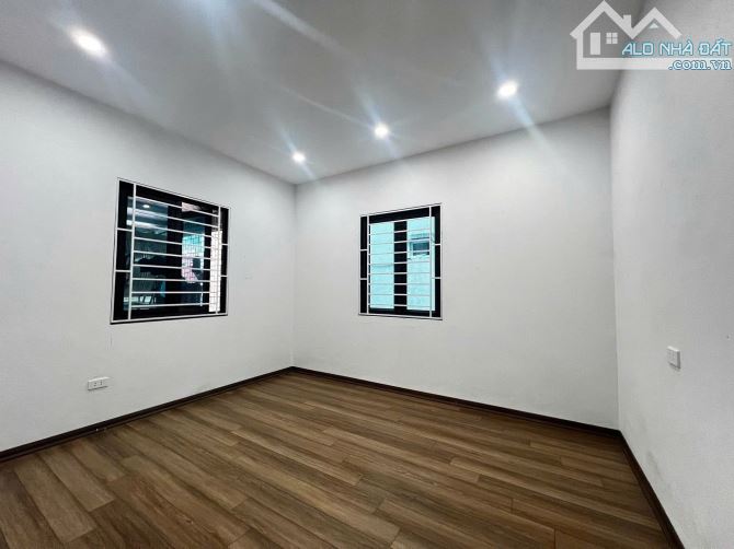 BÁN NHÀ LÔ GÓC – TT ĐỐNG ĐA – FULL NỘI THẤT 37M² – 4 TẦNG – GIÁ 7.5 TỶ - 2