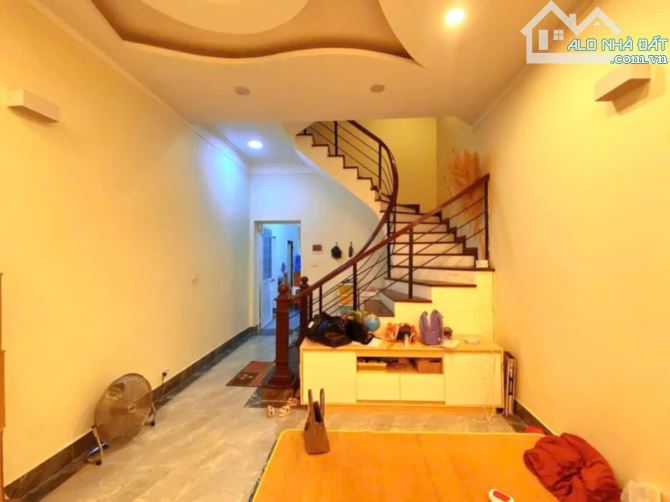 Bán nhà 88m,  4 tầng, mặt tiền 4m Giá siêu rẻ 13.9 tỷ Phố Văn Cao, Liễu Giai, Ba Đình - 2