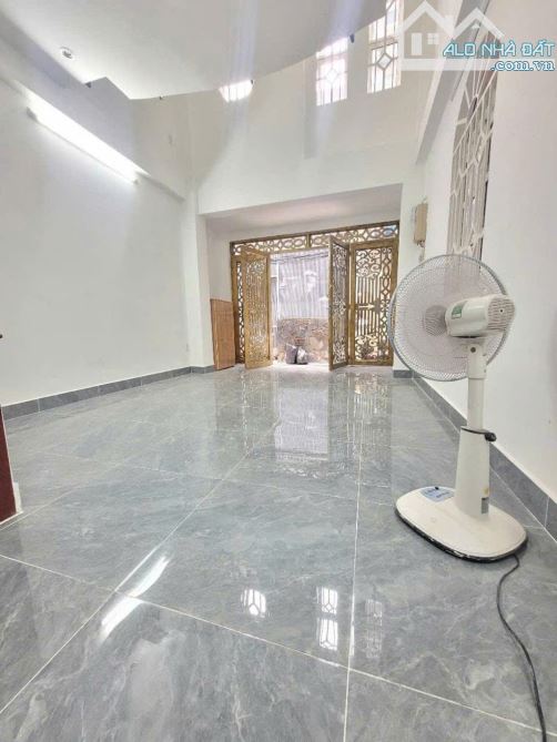 BÁN NHÀ 4 TẦNG -4PN GÓC 2 MẶT TIỀN HẺM NGUYỄN THƯỢNG HIỀN PHÚ NHUẬN-CHỈ 6,8 TỶ - 2