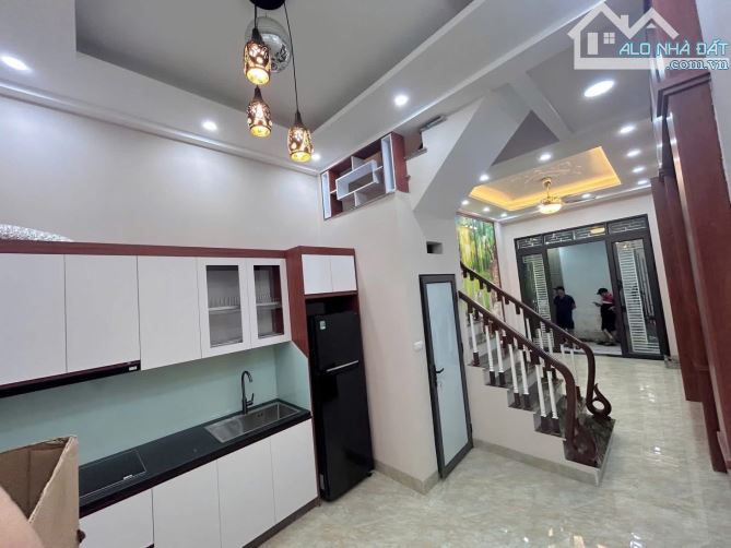 Khương Trung - Thanh Xuân 40m2, 4 tầng, nhà mới ,10m ra ô tô . Giá 8.8 tỷ - 2