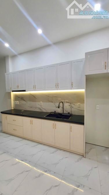 Nhà 2 tầng mặt tiền kiệt Lê Phụng Hiểu thông Bùi Thị Xuân và đi ra Đồng Khởi - 2