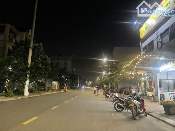 Bán đất tổ 8 Quang minh dt 100 m tiện ích quanh khu vực - 2
