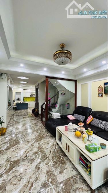 TRÙM CUỐI HOÀNG ĐẠO THÚY- ĐỖ QUANG- NGUYỄN THỊ ĐỊNH PHÂN LÔ KD SẦM UẤT 60.5M MT5.5M 23.2TỶ - 2