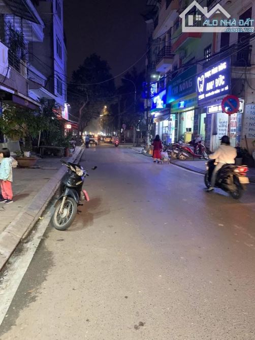 Bán đất tặng nhà phố Võ Chí Công, Tây Hồ, ngõ như phố, vỉa hè, xây toà TM, 43 tỷ - 2