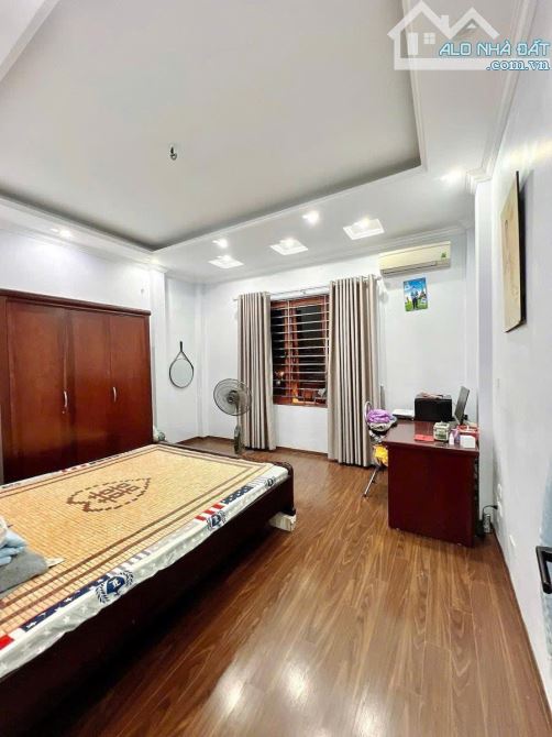 Bán nhà phố Hoàng Quốc Việt, Cầu Giấy, 82m2, ô tô, ngõ thông, kinh doanh, 2 thoáng, 20 tỷ - 2