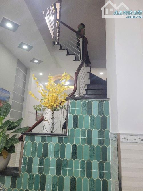 NHÀ 4 TẦNG PHAN VĂN TRỊ -4PN-HẺM THÔNG-NỞ HẬU-GẦN ĐẠI HỌC VĂN LANG-CHỈ 6,5 TỶ - 2