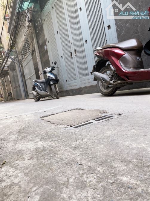 Bán Nhà Nguyễn Văn Cừ 65m2-Mt 5m- hơn 11 tỷ-NGÕ THÔNG-GẦN MẶT PHỐ-DÂN XÂY-FULL NỘI THẤT - 2