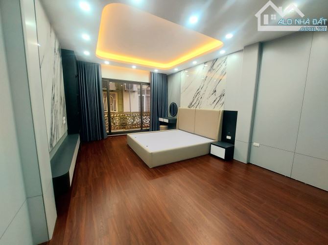 Bán nhà NGUYỄN AN NINH, TRƯƠNG ĐỊNH ô tô đỗ gần, có thang máy, thiết kế đẹp - 2