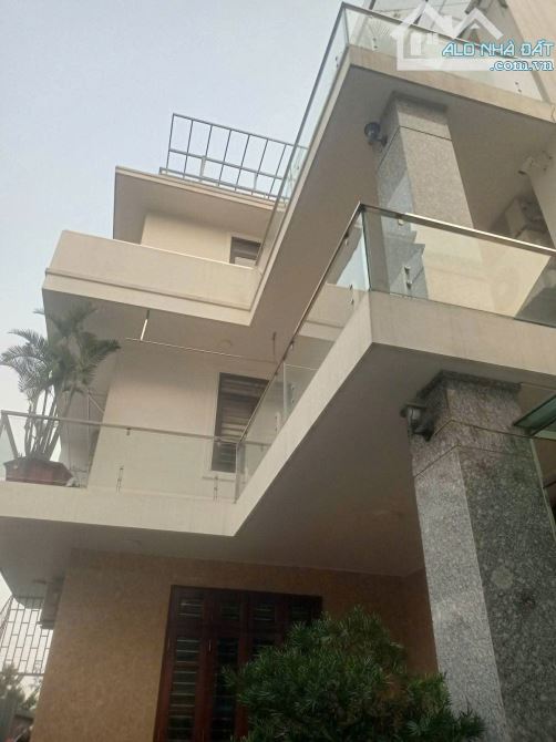 BÁN BIỆT THỰ DI TRẠCH 146 M2 NHÀ ĐẸP, PHONG CÁCH HIỆN ĐẠI, VỊ TRÍ ĐẮC ĐỊA 15.5 tỷ. - 2