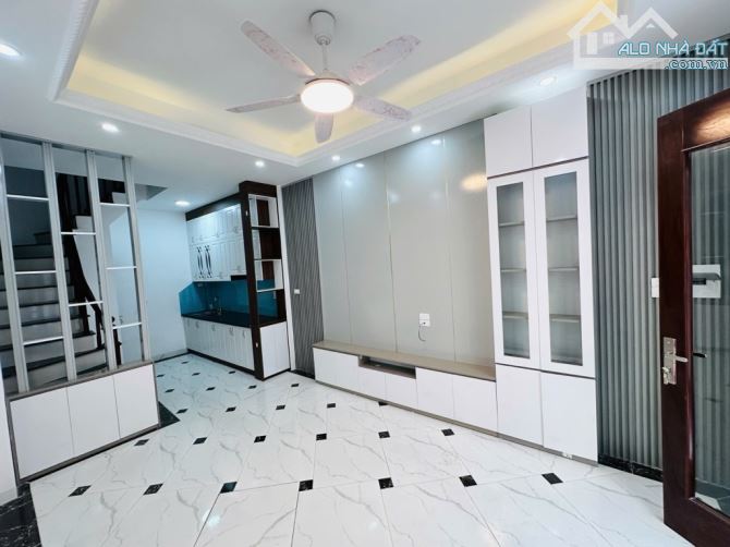 🏡 NHÀ MỚI ĐẠI CÁT – 38M², 5 TẦNG, MT 3.5M – GIÁ HƠN 5 TỶ 🚗 Ô TÔ ĐỖ CỬA – CẠNH SÂN RỘNG – - 2