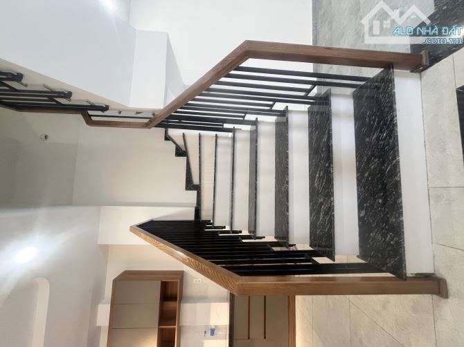 LinhTay.8.2T bán nhà 4 tầng 68m2 có 5 phòng ngủ hẻm xe hơi thông - 2