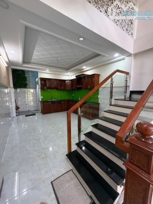 BÁN NHÀ 4 TẦNG 68M2 ( 4M X 17M) - LÂM THỊ HỐ Q12 - ĐƯỜNG 7M - 5.9 TỶ. - 2