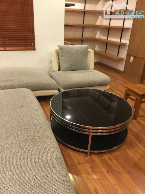 🛖: bán 4 tầng, mặt đường Nguyễn Bỉnh Khiêm, Đông Hải 2,DT 80m2, đường 39m 💸: 6,2 tỷ (dc0 - 2