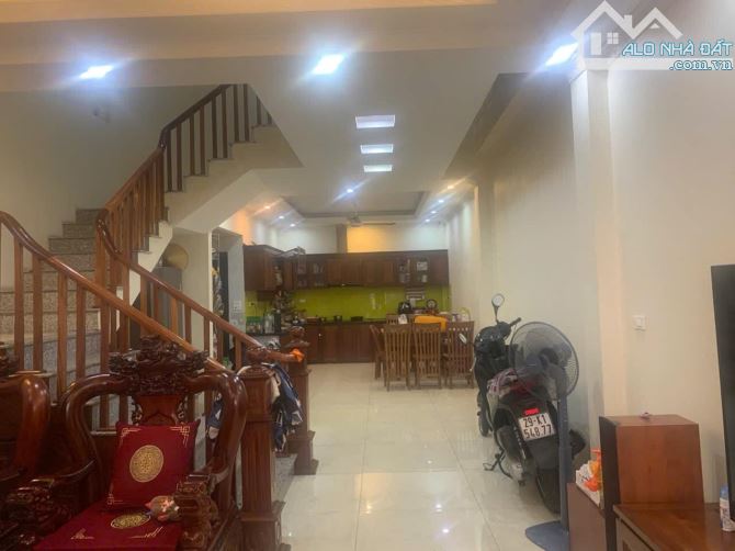 Bán Nhà Liền Kề KĐT Văn Phú Gần MP Tống Tất Thắng Ở Ngay 90m GIá 20 Tỷ - 2