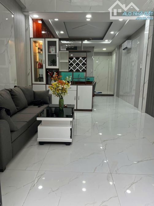 Vị trí tam giác vàng! Bán nhà HXH 8m -4tầng mới cứng-4pn4wc-DT 4x10m-giáp Phú Nhuận - 2