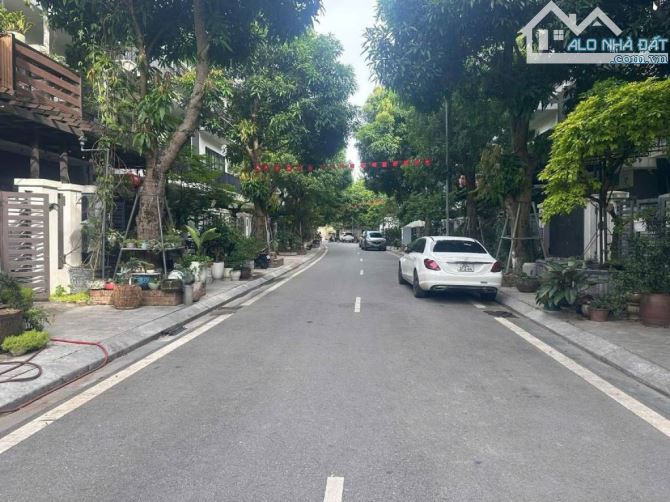 Bán gâp đất Ngọc Hồi ô tô ,phân lô ,vỉa hè ,hiếm duy nhât  giá 7.5  tỷ - 2