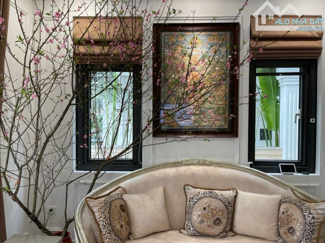 Mặt phố Trúc Bạch, Ba Đình 130m2, 6 Tầng, MT 6.8m, 66.8 Tỷ - 2