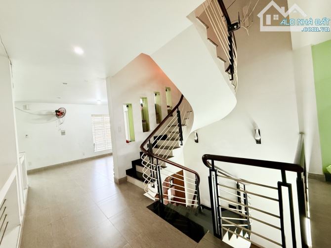 Bán nhà ngang 8.4m x 17m, 4 tầng hẻm nhựa XH ngủ trong nhà 14.9 Tỷ - 2