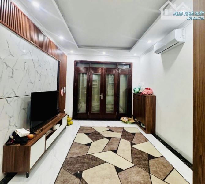 Bán nhà Bát Khối,Cự Khối 5 tầng,30m,view hồ,oto đỗ cửa nhỉnh 5 tỷ - 2