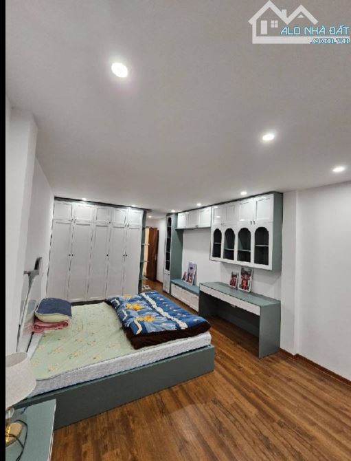 Nhỉnh 9 tỷ / 53/60 M2 Nhà 6 tầng / Ô tô Thạch Bàn - 2