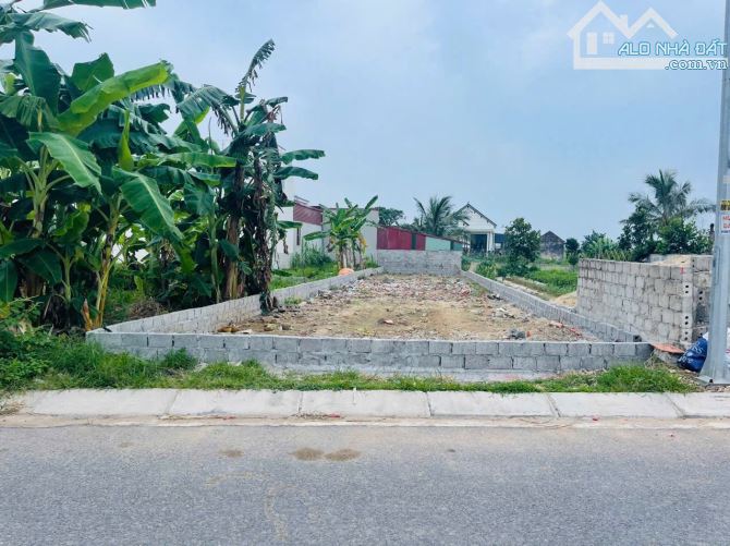 Mặt đường nhựa trục thôn Đoan Xá 2 - Đoàn Xá Giá Hơn 16 triệu/m2 - 2