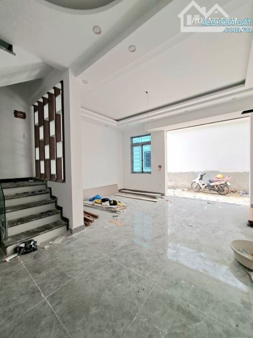 Nhà 4 tầng xây mới thiết kế hiện đại tacxi đỗ cửa phố Kiều Sơn - 3