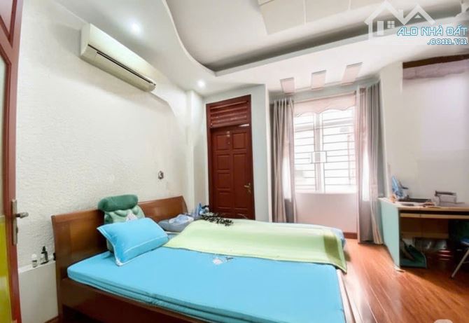 BÁN NHÀ TRẦN THÁI TÔNG - DT 62M - 5 TẦNG - MT 4,5M - NỞ HẬU - GIÁ 13.8 TỶ - 3
