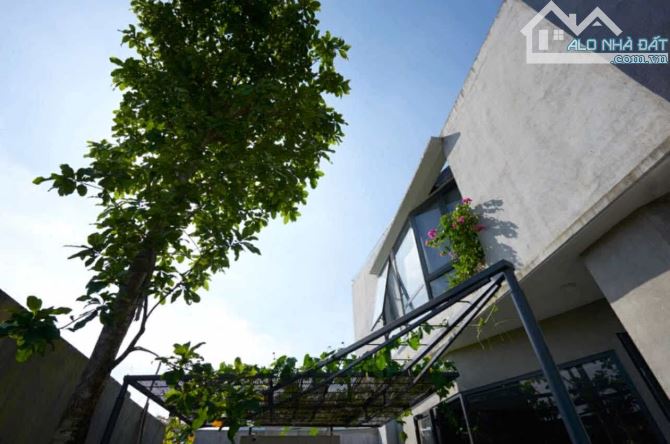 🌹BIỆT THỰ MINI SÂN VUỜN SIÊU ĐẸP - 2 TẦNG - 200M2 - ĐƯỜNG ĐÌNH PHONG PHÚ  - GIÁ CHỈ 11,5T - 3