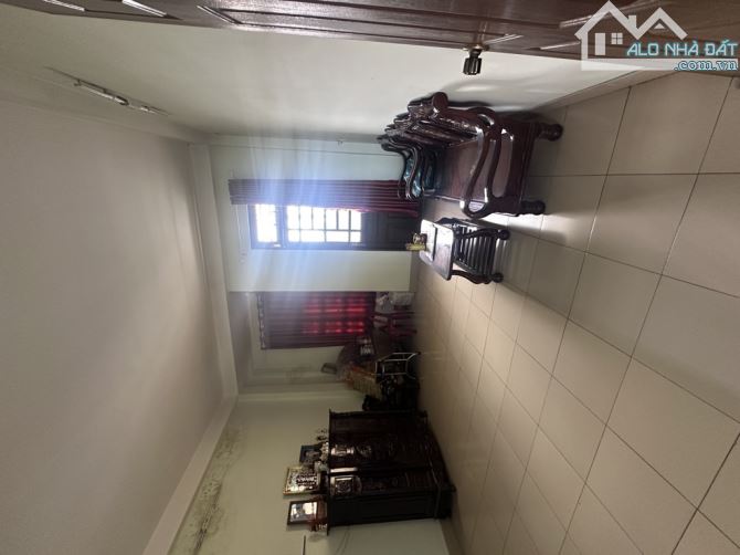 Nhà đẹp 4 lầu, Hẻm 8m. DT: 4,5mx18m. Gần ngay ngã ba Đông quang, Q12. Rẻ nhất khu vực. - 3