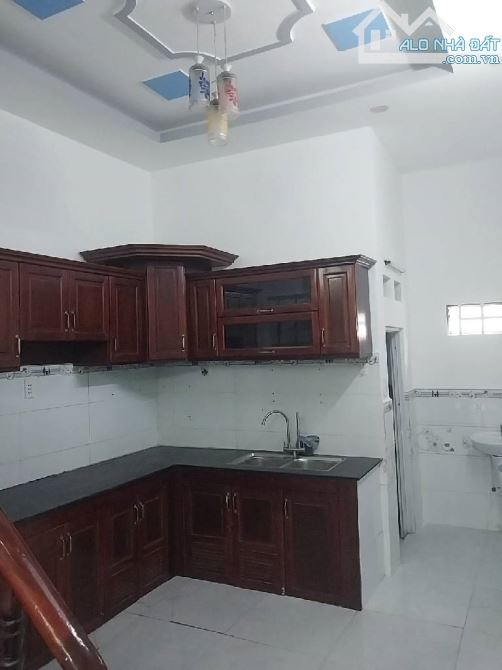 CỰC HOT! Nhà 40m2 hẻm ô tô Đường số 4 Bình Tân - 3 tầng kiên cố - Giá chỉ hơn 2 tỷ - 3