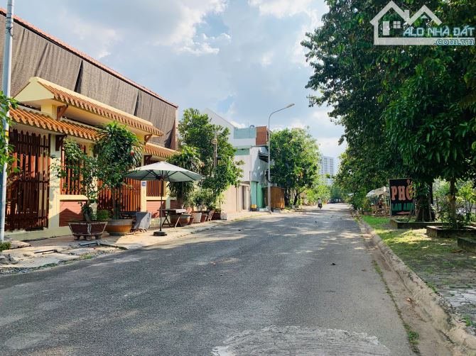 Chỉ 22 Tỷ- Sở Hữu Ngay Lô Đất Biệt Thự MT Sông Quận 2 DT:155m2 (10mx15,5m) GPXD Hầm 4 Tầng - 2