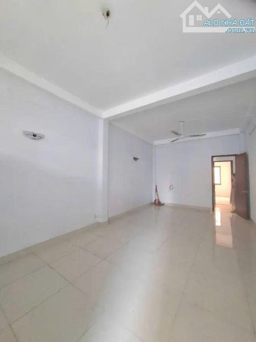 NHÀ 2 MẶT HẺM – HẺM XE HƠI TRÁNH – SÁT MẶT TIỀN BÀN CỜ – TRUNG TÂM QUẬN 3 – 4 TẦNG – 12 TỶ - 3