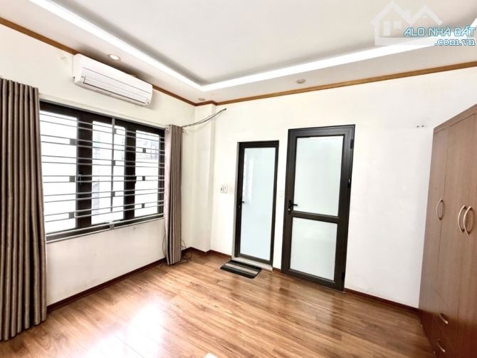 CẦU GIẤY - NHÀ ĐẸP 5 TẦNG -  NGÕ THÔNG - MẶT TIỀN KHỦNG- THOÁNG SÁNG VÔ CÙNG - GẦN ĐƯỜNG L - 3