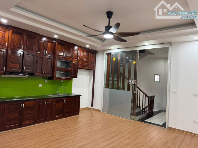 Cho thuê nhà 7 tầng THANG MÁY Tại Mặt Phố TĂNG THIẾT GIÁP, Phạm Văn Đồng. 28 triệu/tháng. - 3