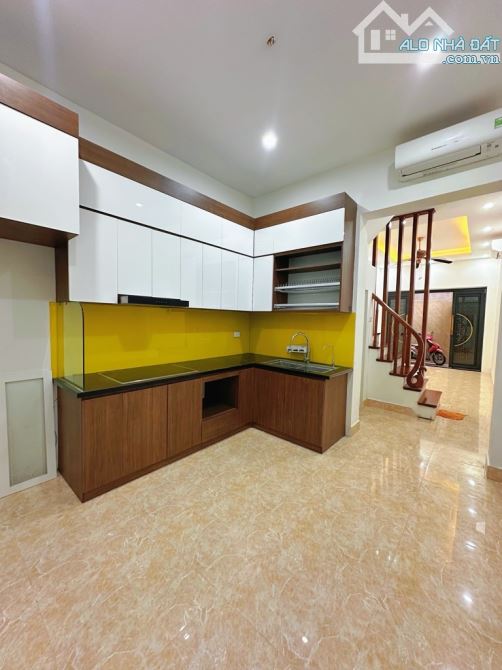 Bán nhà Vương Thừa Vũ ngõ nông gần phố nhà đẹp  thoáng trước sau 39m 5 tầng giá 9.4 tỷ . - 3