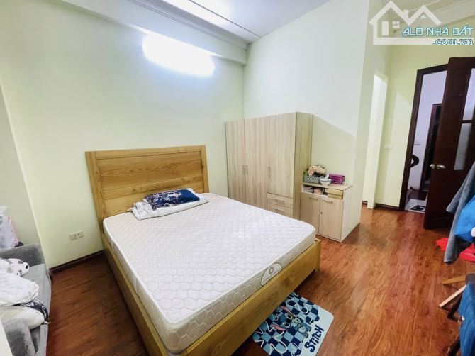 BÁN NHÀ HOÀNG NGÂN CẦU GIẤY 45m 5T Mt 4m GIÁ 10.6 TỶ NGÕ THÔNG KINH DOANH. - 3