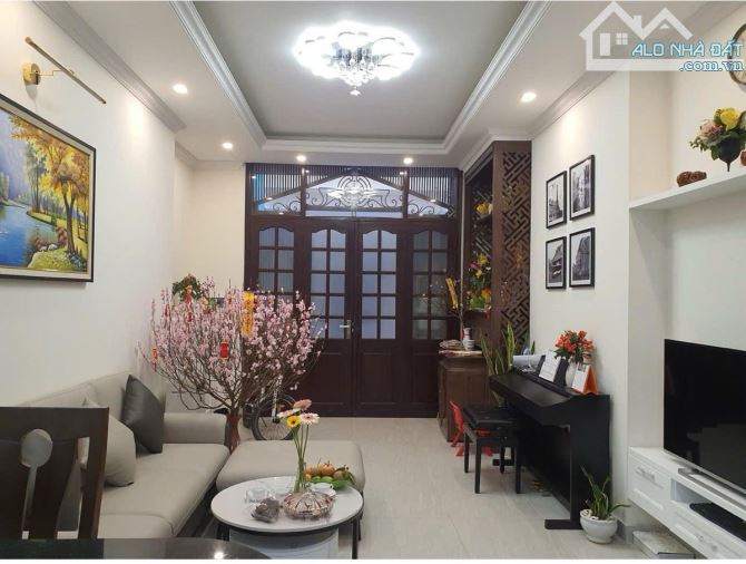 Hot Hot Khương Trung Thanh Xuân DT:42m2 4T MT:3.7m 11 tỷ - 3