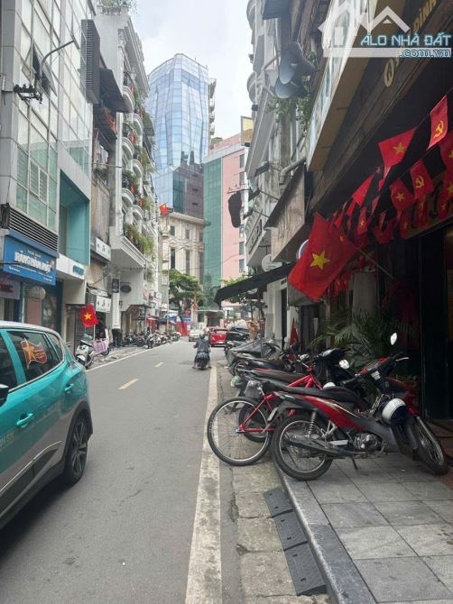 Tuyệt đỉnh lô góc mặt phố Hàng Bông - Đình Ngang, sáng rực hiếm bán, 225m2, 4 tầng, 240 tỷ - 3