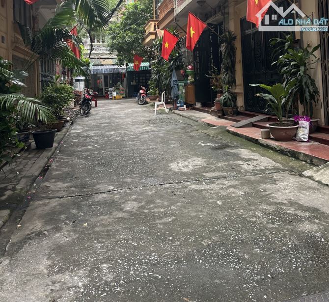 Bán Nhà 4 Tầng Lô Góc Ô Tô Kinh Doanh Nguyễn Chí Thanh Đống Đa DT 46/50M MT 6M Giá 19,8Tỷ - 3