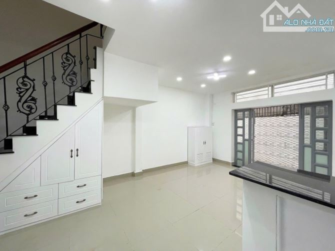 Bán nhà hẻm 108// Thích Quảng Đức. 4.7x7. 1 lầu. Gía 4 tỷ 8 - 3