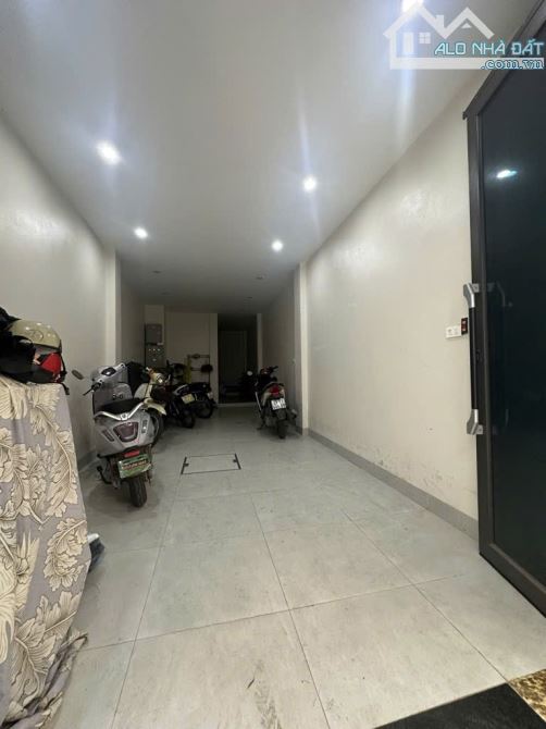 Bán nhà phố Giáp Nhất | 38m², 6 tầng, thang máy, ô tô đỗ cửa, giá 13.2 tỷ - 3
