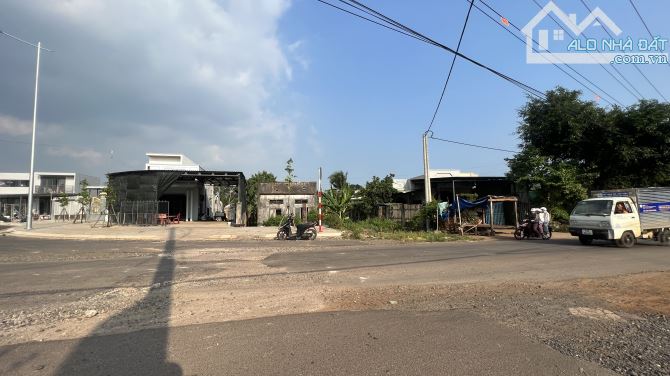 Mặt tiền vòng xoay 991 kinh doanh tốt - 3